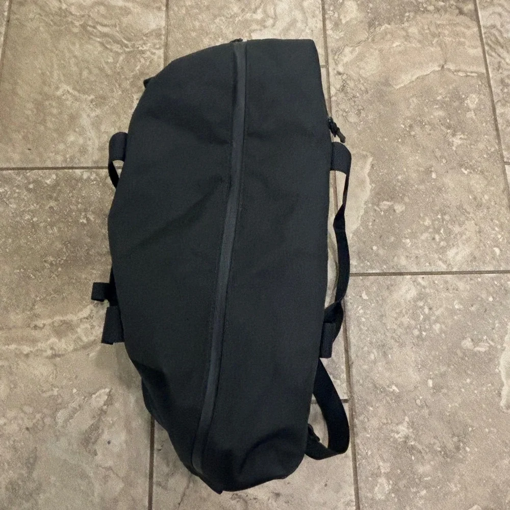 Jordan Houston Cougars UH Basketball Duffel Bag Black Cordura MA0900-G9Q